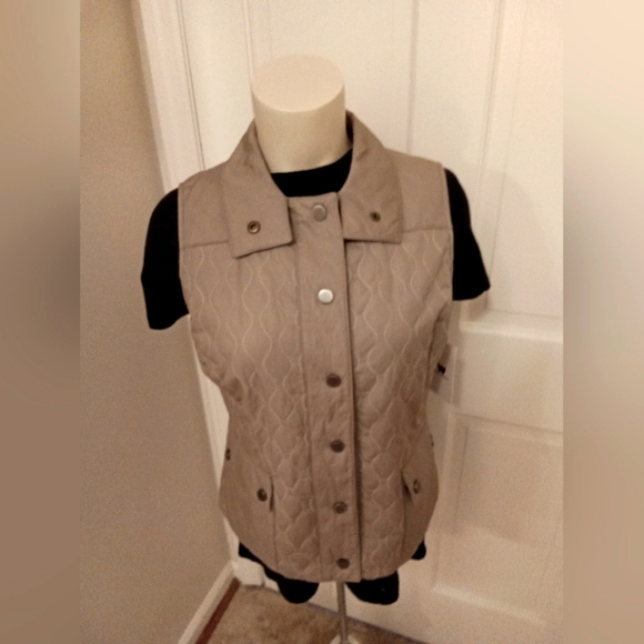 WOMENS QUILTED VEST - Picture 1 of 5